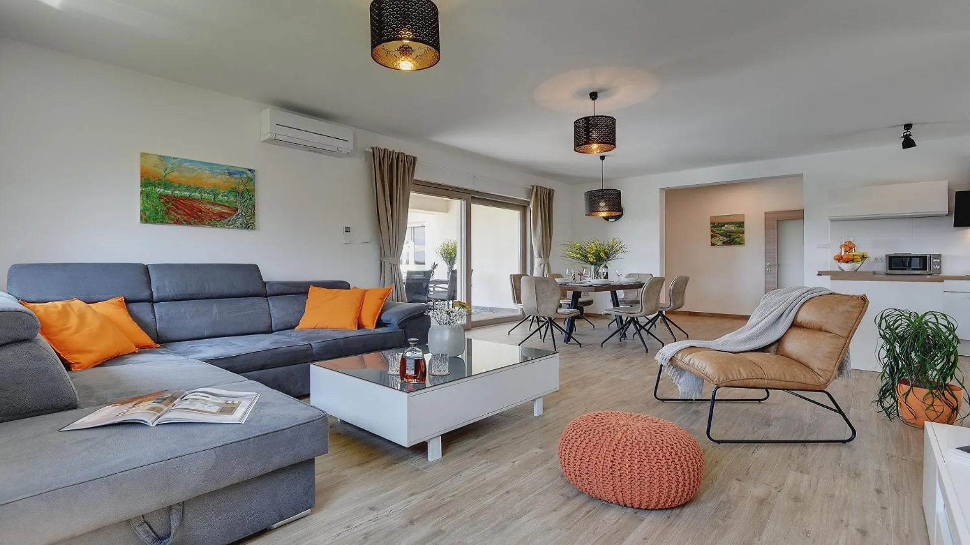 Modern Villa In Πούλα
